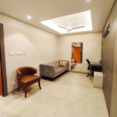 Hotel Rishiraj, Nagaon Nagaon  Eksteriør bilde