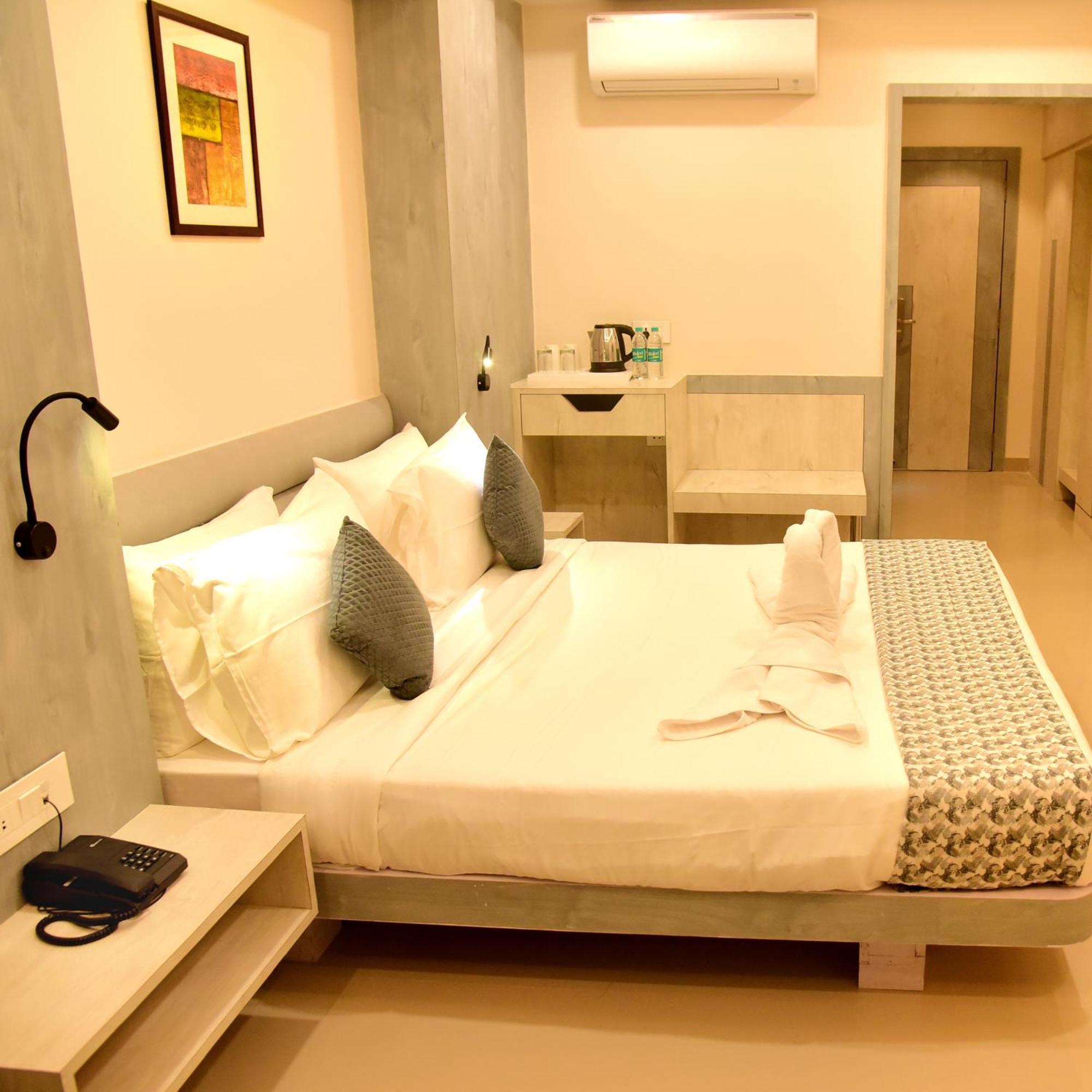 Hotel Rishiraj, Nagaon Nagaon  Eksteriør bilde