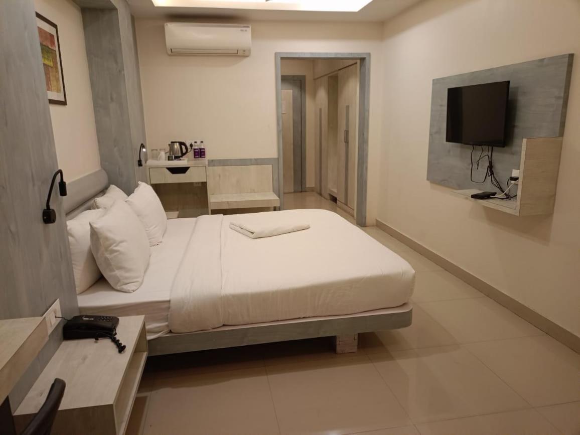 Hotel Rishiraj, Nagaon Nagaon  Eksteriør bilde