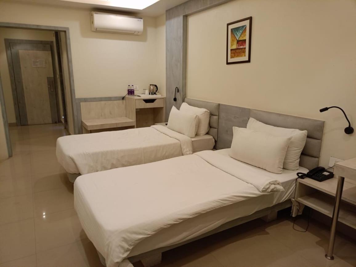 Hotel Rishiraj, Nagaon Nagaon  Eksteriør bilde