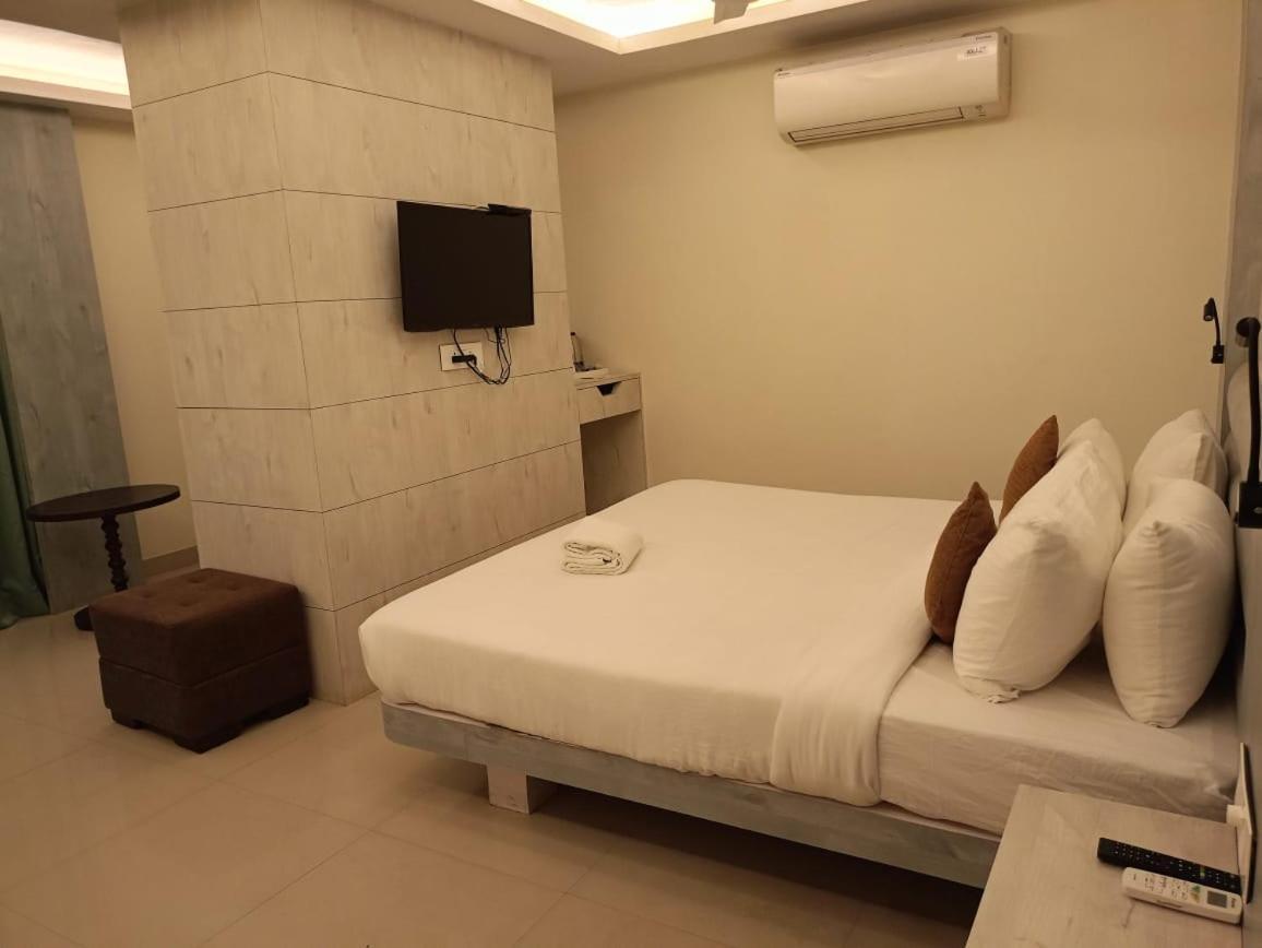 Hotel Rishiraj, Nagaon Nagaon  Eksteriør bilde