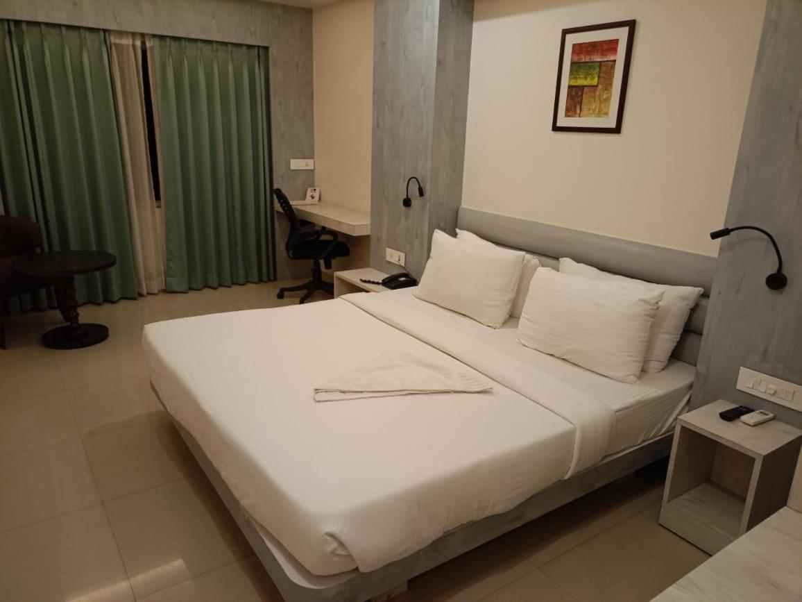 Hotel Rishiraj, Nagaon Nagaon  Eksteriør bilde