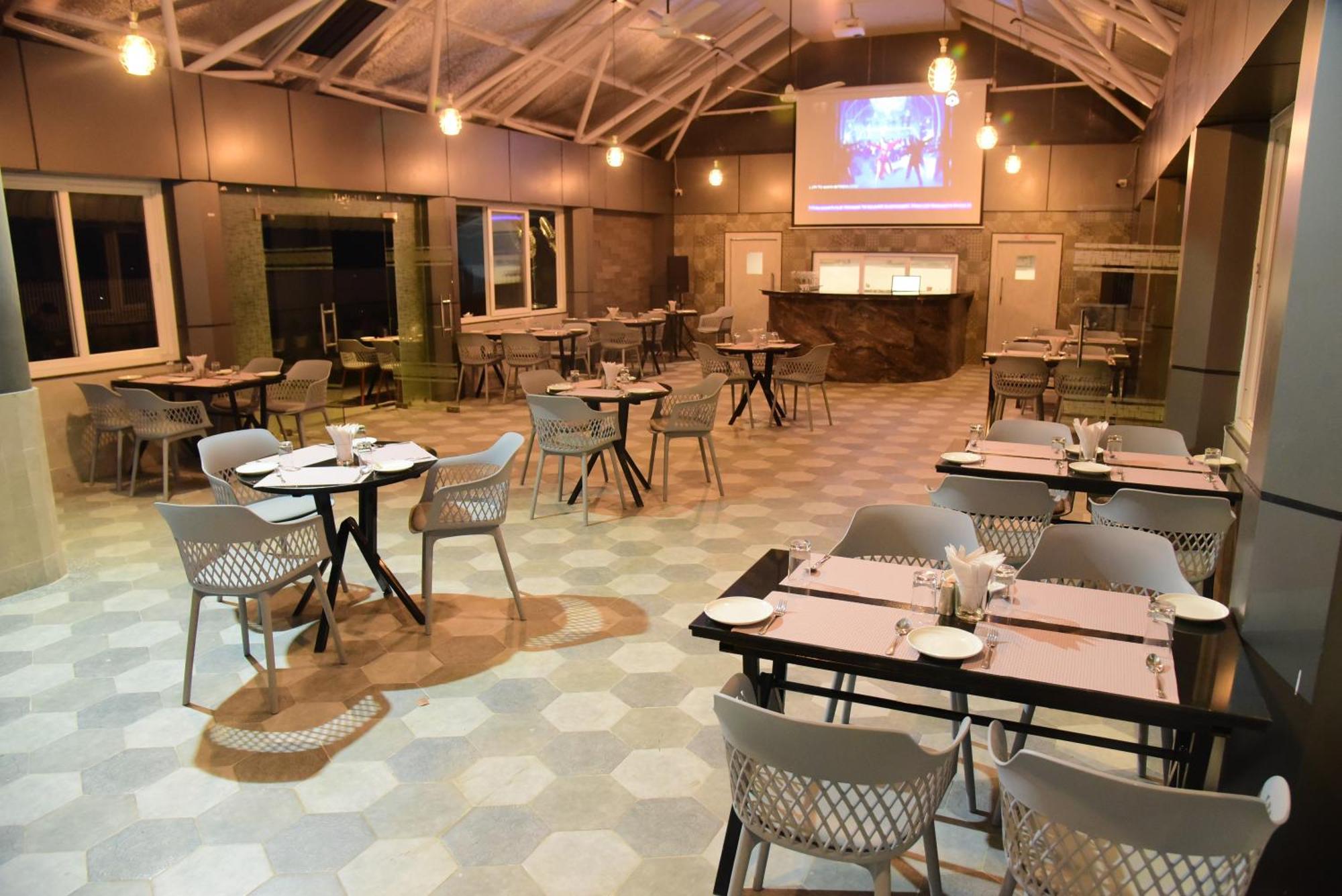 Hotel Rishiraj, Nagaon Nagaon  Eksteriør bilde