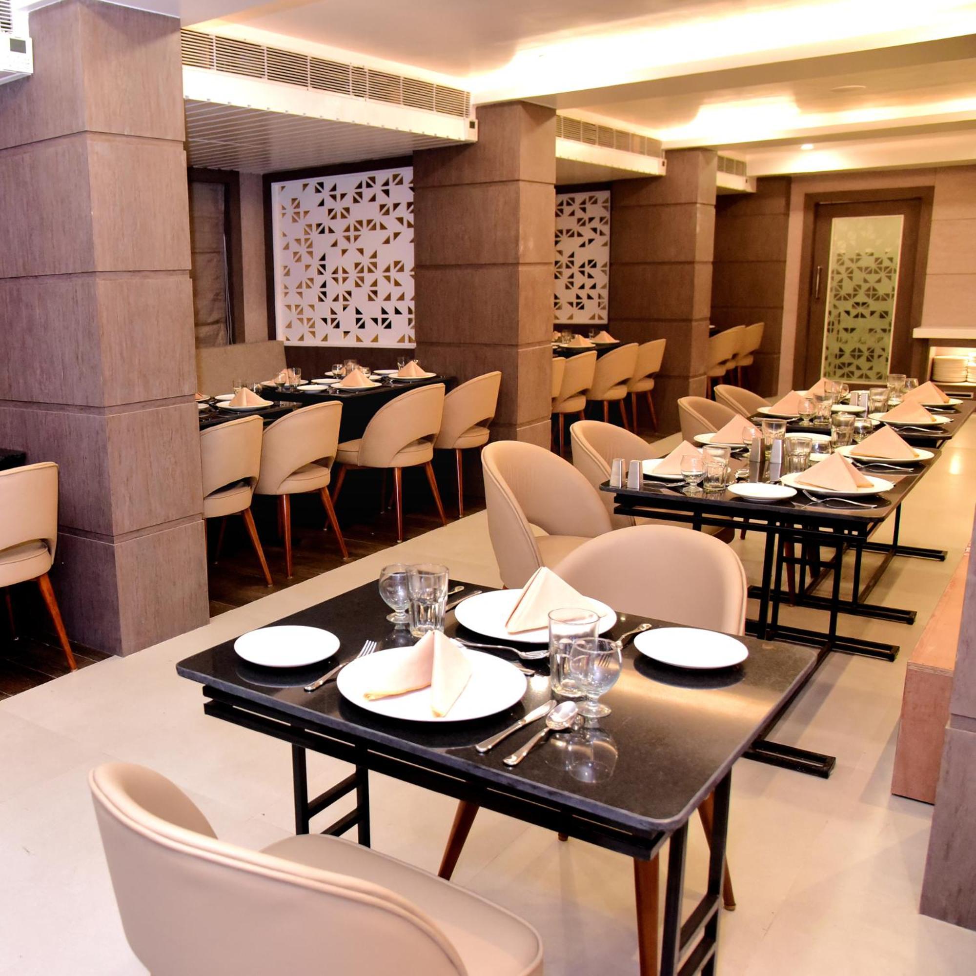 Hotel Rishiraj, Nagaon Nagaon  Eksteriør bilde